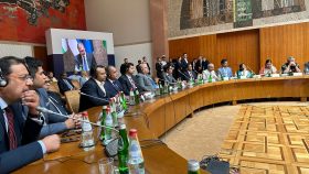 Indian Delegates in round table conference during business forum.